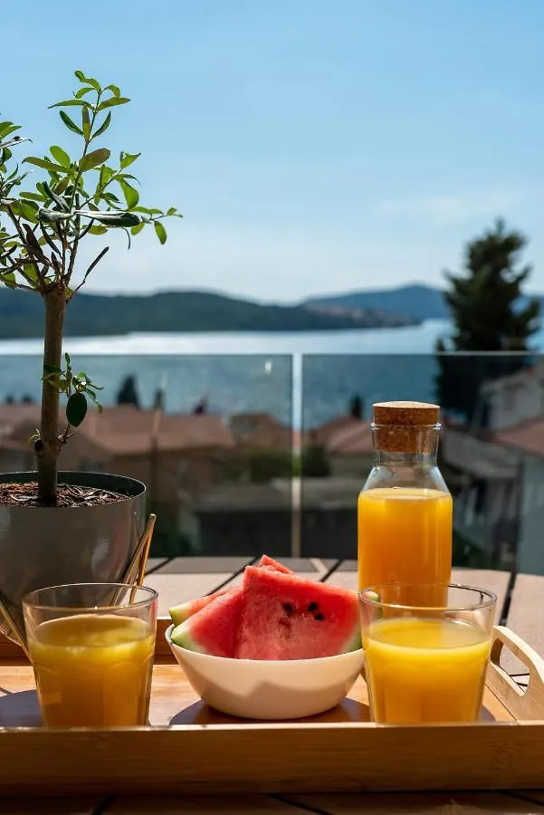 Villa Kuzmanic Trogir 0*,  Kroatië