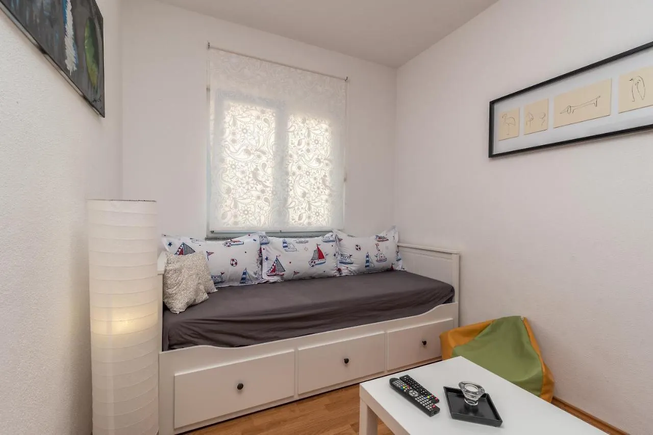 Villa Kuzmanic Trogir 0*,